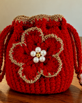 Handgehäkeltes Münztäschchen in Rot mit Blume